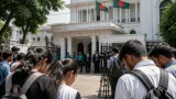 নির্দিষ্ট সময়ের ক্লাসে যাওয়ার পথে ছাত্রকে ছুরিকাঘাতে হত্যা: তিনজনের মৃত্যুদণ্ড