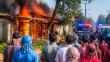 পাবনায় চায়ের দোকানে ১১ বছরের ছাত্রীকে ধর্ষণচেষ্টার অভিযোগ, দোকানধ্বংস ও উত্তেজনা