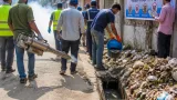পাবনায় ডেঙ্গু প্রতিরোধে জেলা-পৌর যৌথ মশকনিধন ও পরিচ্ছন্নতা অভিযান চালু