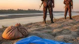পদ্মার চর থেকে সিঙ্গেল শুটার পিস্তল উদ্ধার, সীমান্ত পার হওয়া চোরাকারবারিরা পালিয়েছে