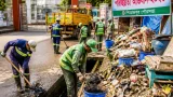 পিরোজপুরে জেলা প্রশাসকের নেতৃত্বে হাসপাতাল-শহর এলাকায় ব্যাপক পরিচ্ছন্নতা অভিযান