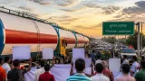 পুলিশি হয়রানি ও চাঁদাবাজি বন্ধের দাবিতে খুলনায় ট্যাংকলরি নিয়ে মহাসড়ক অবরোধ