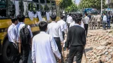 সাইন্সল্যাবে বাসে ইট ছোড়া-কে কেন্দ্র করে ঢাকা ও আইডিয়াল কলেজ ছাত্রদের সংঘর্ষ, কয়েকজন আহত