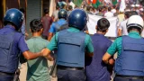 শরীয়তপুরে কার্যক্রম নিষিদ্ধ স্বেচ্ছাসেবক লীগের মিছিল, পুলিশের অভিযান—দুজন আটক