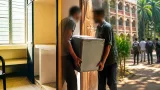 শিক্ষার্থীদের উপহার দেওয়া ফ্রিজ অফিসে না রেখে বিভাগীয় প্রধানের বাসায় নেয়ার অভিযোগ জানালেন কলেজের শিক্ষক–শিক্ষার্থী