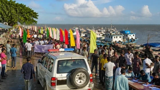 ভোলায় নৌযান শুমারির উদ্বোধনী র‍্যালি; মেঘনা তীরের নৌযানগুলোকে তালিকাভুক্ত করা হবে
