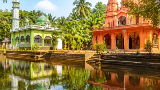 মহিষখোলার পাশাপাশিই মসজিদ-মন্দির: ৪১ বছরের অনুপম ধর্মীয় সম্প্রীতি