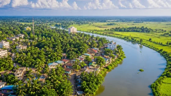 নোয়াখালীর বেগমগঞ্জে মুখোশধারীদের গুলিতে তিন কিশোর আহত