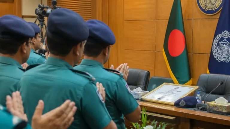 অস্ত্র-মাদক তৎপরতায় শীর্ষে কুমিল্লা জেলা পুলিশ, জেলার নিরাপত্তায় নতুন ঘরানা