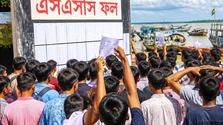 ভোলা এসএসসি: পাসের হার ৫৩.৭১ শতাংশ, মেয়েরা ছেলেদের আগে