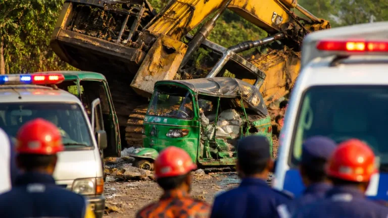 ব্রাহ্মণবাড়িয়ায় সড়ক সংস্কার কাজের পাশে সংঘর্ষে ১ নিহত, ৪ গুরুতর আহত