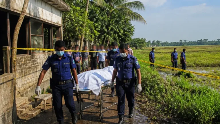ছেলেকে বাঁচাতে বাধা দিলে নলছিটিতে বাবার প্রাণহানি, হামলাকারীদের খোঁজে পুলিশ
