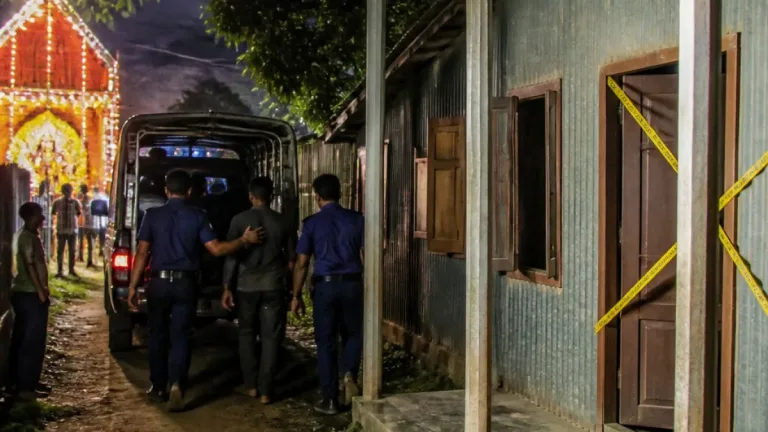 দুর্গাপুরে পোশাকশ্রমীকে সংঘবদ্ধ ধর্ষণের অভিযোগে দুই জন গ্রেপ্তার, এক পলাতক
