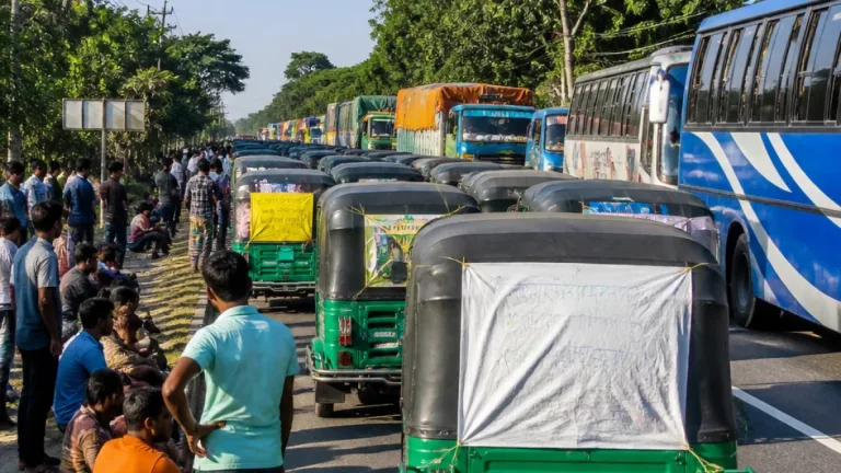 গ্যাস ঝটকা: সিএনজি চালকদের ভাঙচুর নয়, জামালপুর-টাঙ্গাইল মহাসড়ক অবরোধে জনজীবন স্থবির