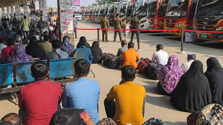 জামালপুর—ঢাকা রুটে দূরপাল্লার বাস বন্ধ, শতশত যাত্রী আটকে ভোগান্তি