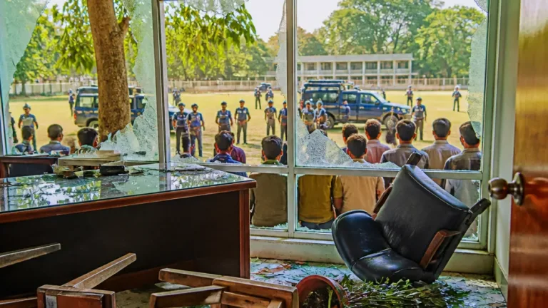 জয়পুরহাট সরকারি কলেজে ফুটবল ম্যাচের সময় অধ্যক্ষের কার্যালয় ভাঙচুর, পরিস্থিতি নিয়ন্ত্রণে পুলিশ