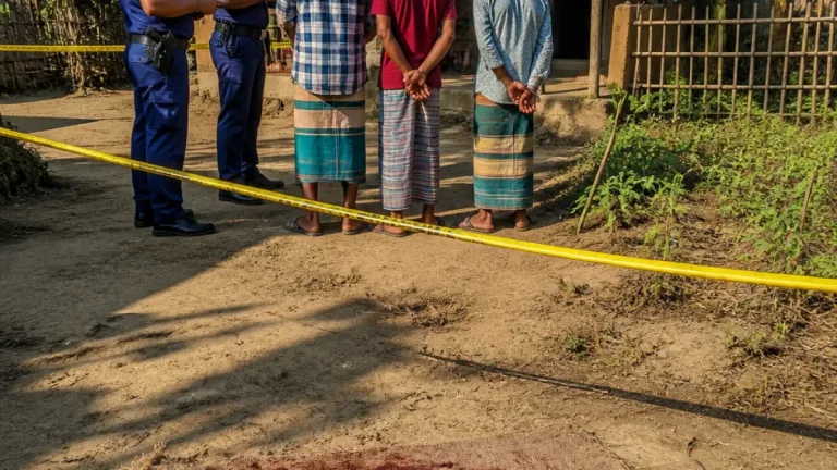 জয়পুরহাটে জমি বিরোধে ভাইদের কোদালে বাঁধা পড়ে বোনের মৃত্যু