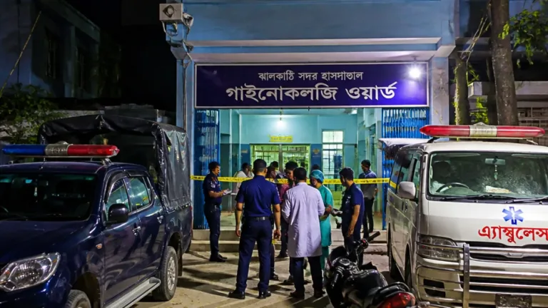ঝালকাঠি: সদর হাসপাতাল থেকে ডেকে নিয়ে বৃদ্ধাকে ধর্ষণের অভিযোগ, গ্রেফতার দুইজন