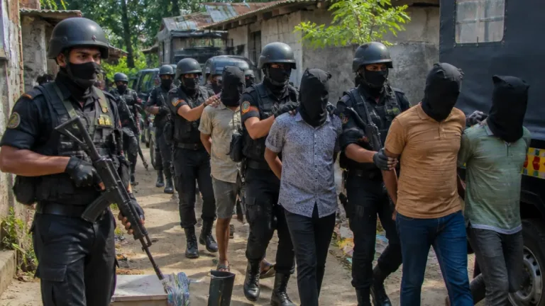 ঝিনাইদহে সাবেক এমপি নায়েব আলী জোয়ার্দারসহ পাঁচজন গ্রেফতার, সন্ত্রাসবিরোধী মামলার উল্লেখ