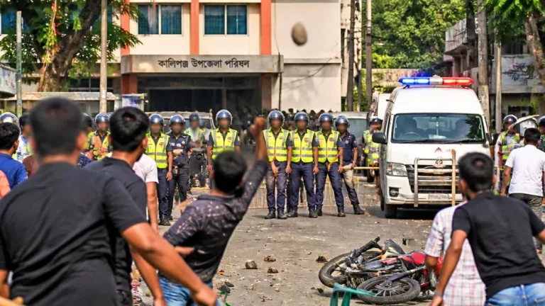 কালিগঞ্জে বিএনপি–কৃষকদল সংঘর্ষে উত্তেজনা, কমপক্ষে ১১ জন আহত