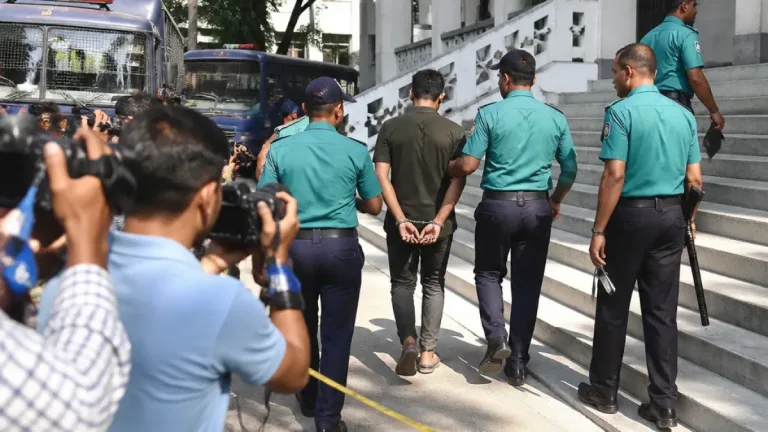 খুলনায় নর্থ ওয়েস্টার্ন শিক্ষার্থীর হত্যা মামলায় তিন জন গ্রেপ্তার, একজন আদালতে স্বীকারোক্তি