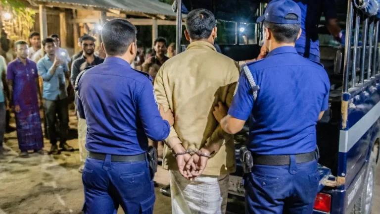 কুমিল্লায় নিষিদ্ধ সংগঠন সংগঠনের অভিযোগে সাবেক জেলা ছাত্রলীগ সভাপতিকে গ্রেফতার