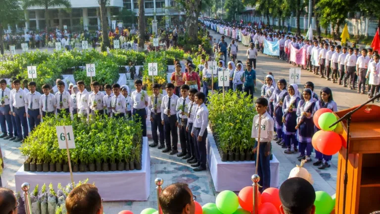 লক্ষ্মীপুরে শুরু সাত দিনের বৃক্ষরোপণ অভিযান ও জেলা পর্যায়ের বৃক্ষমেলা