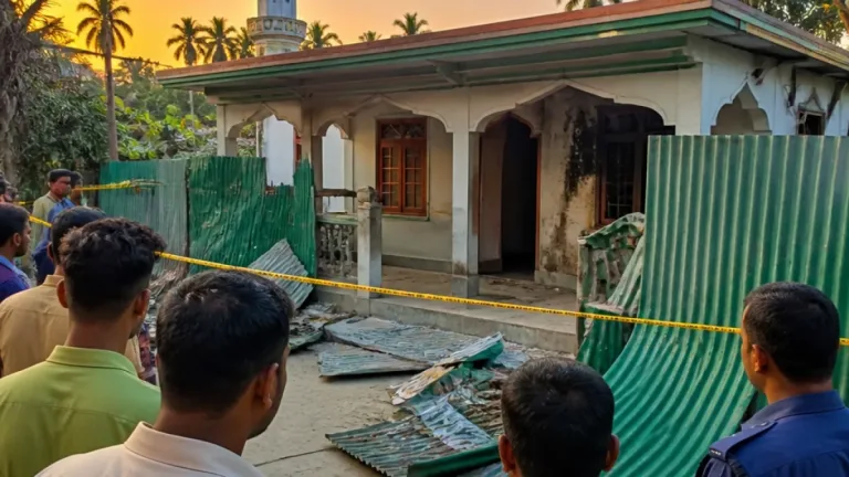 মাদারীপুরে মসজিদের ইমামের ঘরে বিস্ফোরণ, বাড়ছে এলাকাবাসীর উদ্বেগ