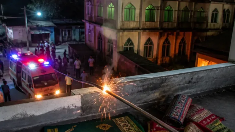 মাগুরায় মসজিদের ছাদে বিদ্যুৎস্পৃষ্টে ২২ বছর বয়সী মুয়াজ্জিনের মৃত্যু