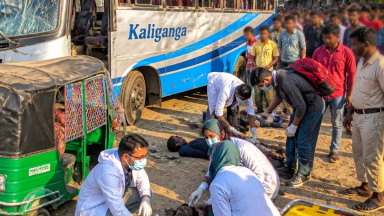 মানিকগঞ্জে সিংগাইরে জবির বাসে হামলা; “কালীগঙ্গা” বাসে আক্রান্ত প্রায় ১০জন