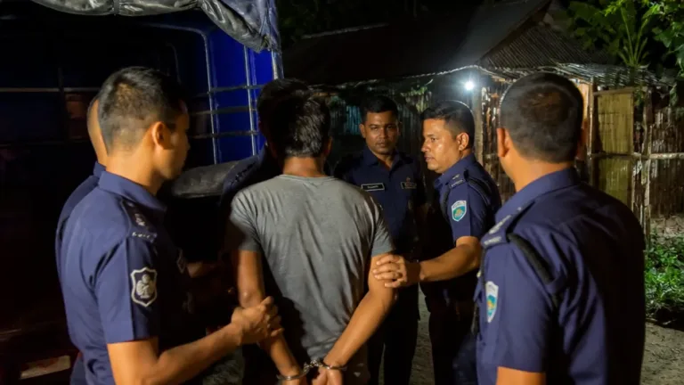 নড়াইলে যাবজ্জীবন সাজাপ্রাপ্ত ধর্ষণ মামলার আসামি গ্রেপ্তার