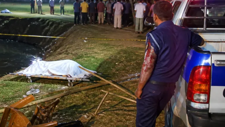 নাটোরের গুরুদাসপুরে দু’ শিশুর মরদেহ সুরতহাল করতে গিয়ে পুলিশের ওপর হামলা; ২৭০ পর্যন্ত আসামি