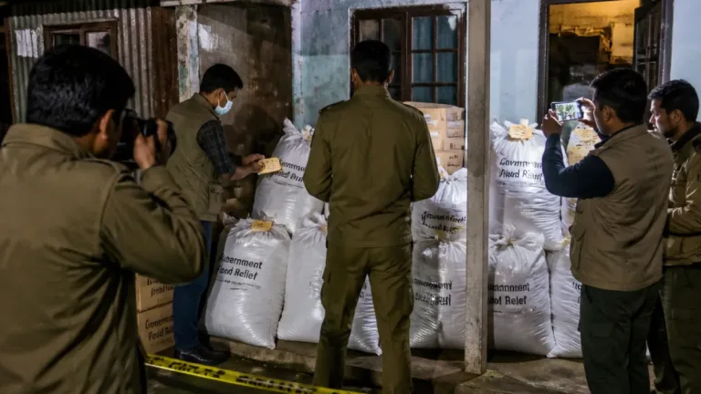 ফুলগাজীতে সাবেক পিআইও সহকারীর ভাড়া বাসায় সরকারি ত্রাণপণ্যের বিশাল মজুত উদ্ধার