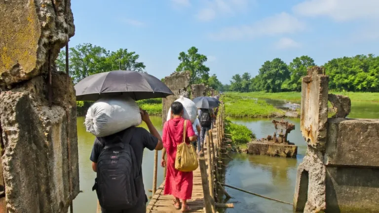 প্রায় এক বছরেও মেরামত হয়নি কুচিয়ামোড় স্লুইসগেট সেতু, ১০ গ্রামের চলাচলে চরম কষ্ট
