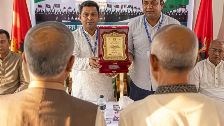 রাজশাহী মহানগর যুবদল কেন্দ্রীয় সভাপতি-সাধারণ সম্পাদককে সম্মাননা স্মারক প্রদান করেছে