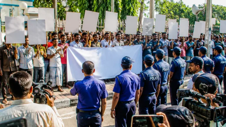 রাজশাহীতে ট্রাক শ্রমিক ইউনিয়নকে কেন্দ্র করে দুই পক্ষের পাল্টাপাল্টি কর্মসূচি ও বিবাদ