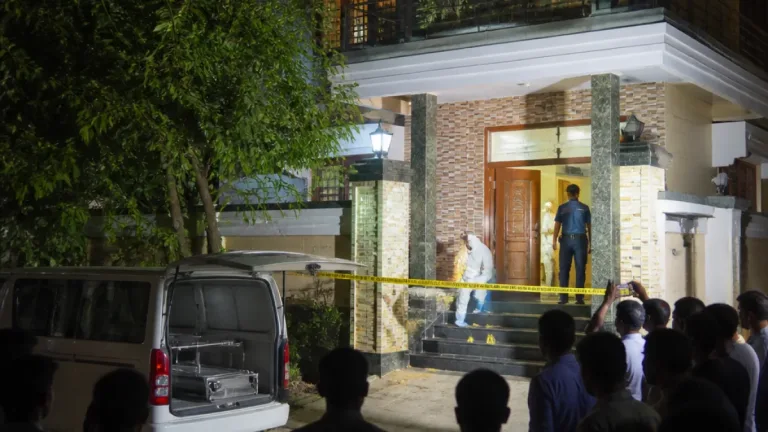 রংপুরে তালাবদ্ধ বাড়ি থেকে অবসরপ্রাপ্ত শিক্ষকসহ চারজনের মরদেহ উদ্ধার