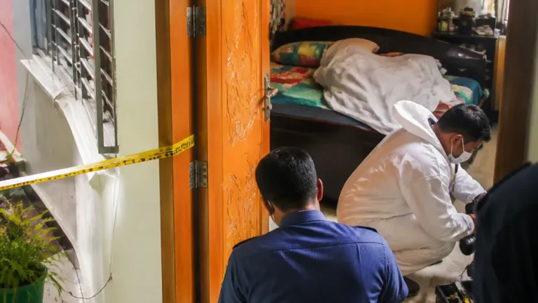 সাদুল্লাপুরে মালয়েশিয়াপ্রবাসীর স্ত্রীর মরদেহ উদ্ধার, ময়নাতদন্তের নির্দেশ