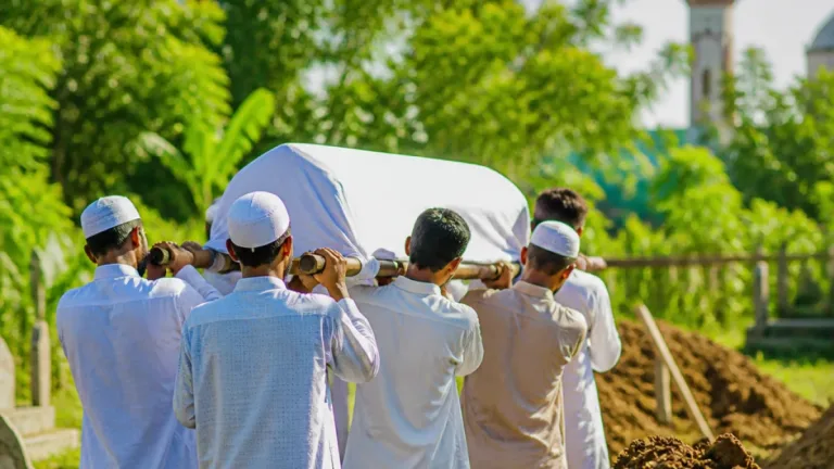 সৌদি অগ্নিকাণ্ডে নিহত রবিউলের মরদেহ দেশে গিয়ে জানাজা, নলডাঙ্গায় দাফন সম্পন্ন