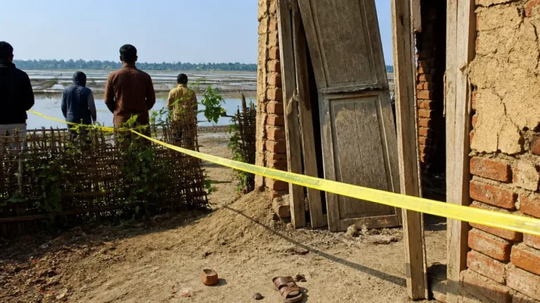 স্যান্ডেল হারানোকে কেন্দ্র করে সংঘর্ষে পল্লী পশু চিকিৎসক নিহত, পরিবারের অভিযোগ খুনের চেষ্টা