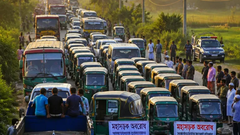 টাঙ্গাইল-জামালপুর মহাসড়কে সিএনজি চালকদের পাঁচ ঘণ্টার অবরোধ, যানজট ও বিশৃঙ্খলা