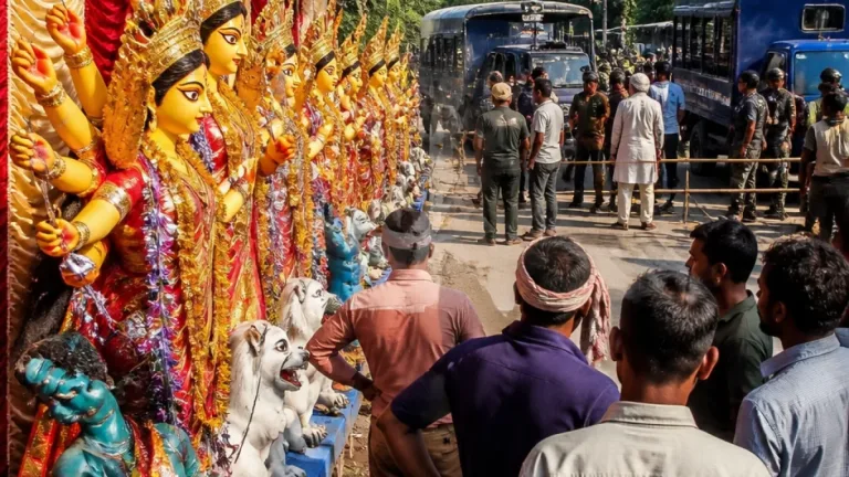 ঠিকাদারপাড়ায় জমি বিরোধে দুর্গাপ্রতিমা বিসর্জন আটকে, উৎকণ্ঠায় এলাকাবাসী