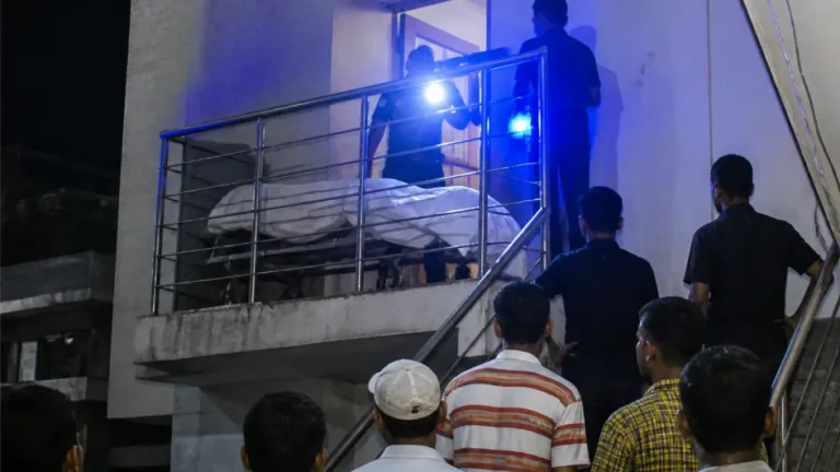 যশোর মাইকপট্টি: ভাড়া বাসা থেকে তরুণীর মরদেহ উদ্ধার, রহস্য তদন্তে পুলিশ