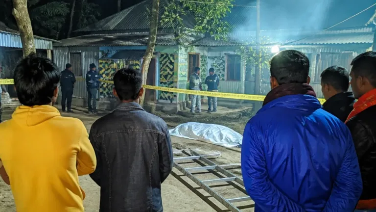 যৌতুক নিয়ে তীব্র চাপ: নীলফামারীতে গৃহবধূর ঝুলন্ত মরদেহ, স্বামীসহ চারজনের বিরুদ্ধে মামলা