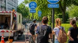 Des panneaux « non réglementaires » sème la confusion boulevard de la Woluwe à Bruxelles