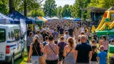 Dinant : un mariage pour chiens réunit familles et bourgmestre avant les fêtes