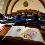 Venezuela : enquête parlementaire après la proposition de dollarisation de l'économie