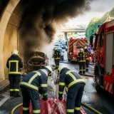 Incendie d’un véhicule dans un tunnel de l’A13 : une femme enceinte et un enfant décèdent
