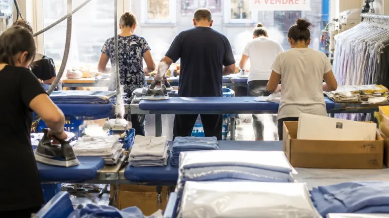 À Huy, six repasseuses inquiètes: l'avenir de leur atelier menacé par une possible vente