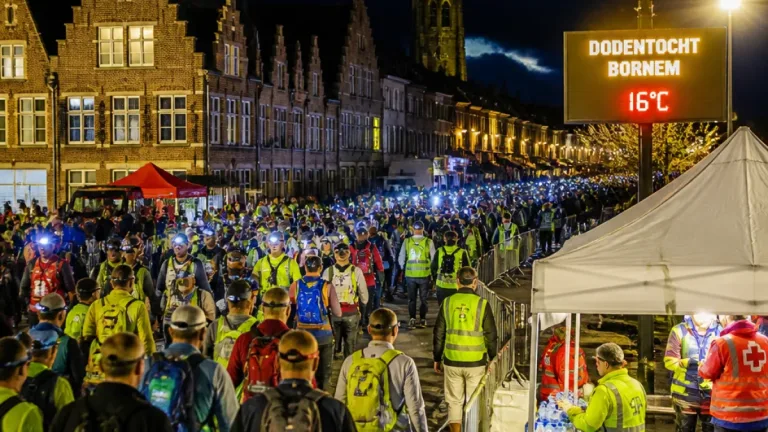 Anvers — Le Dodentocht 2026 démarre à Bornem malgré la canicule, premiers arrivants attendus